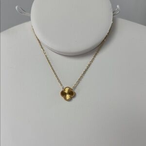 Elegant Gold Clover Pendant Necklace
